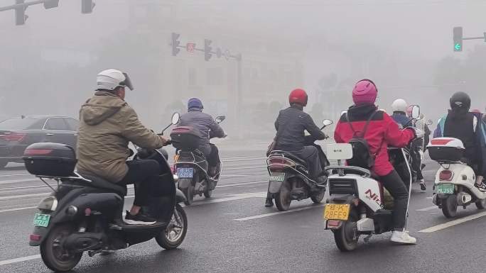 街道车流上班电动车早晚人山人海高峰高峰期