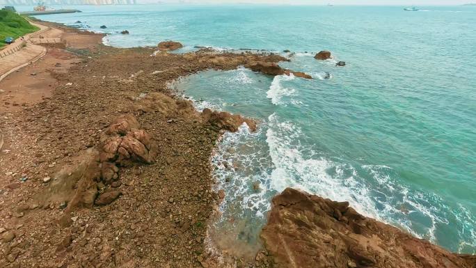 海浪灯塔穿越机航拍