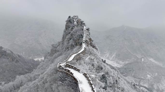 航拍北京怀柔响水湖长城雪景