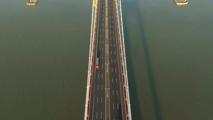 4K泰州大桥航拍云层航拍