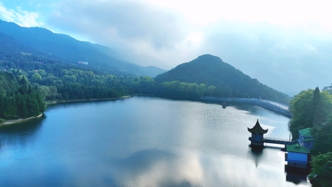 庐山芦林湖