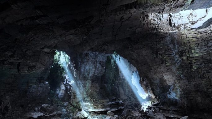 一个充满岩石和水的洞穴