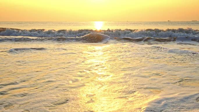 海浪日出日落