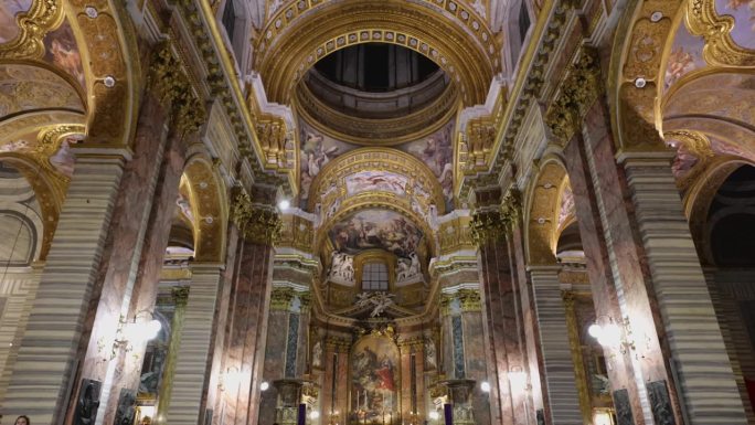 意大利罗马的圣安布罗吉奥和查理大教堂内部