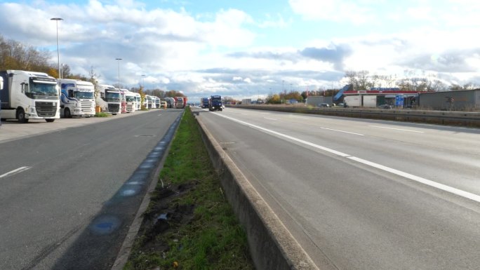 德国A3高速公路上的卡车