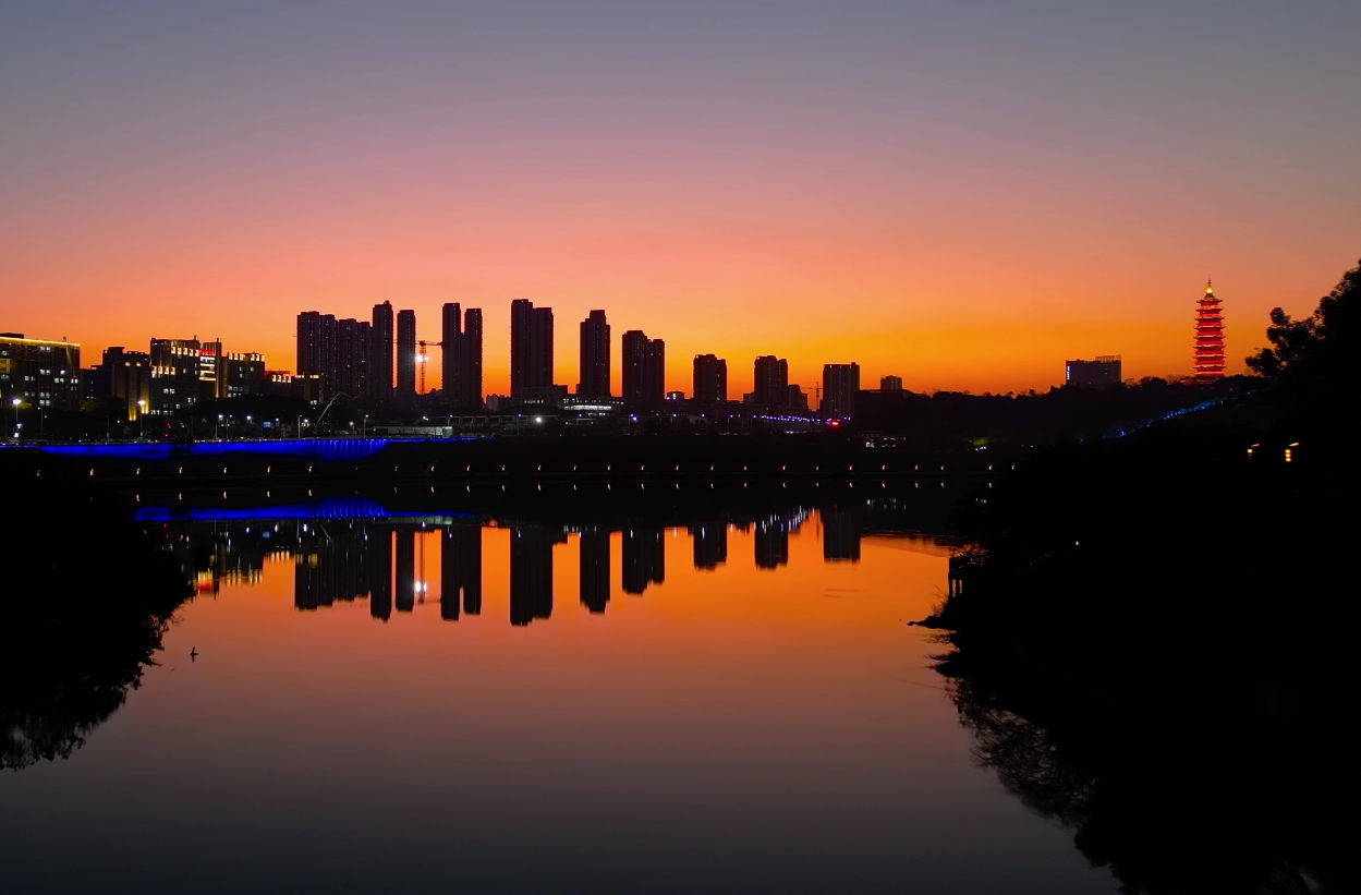 赣州翠浪塔夜景