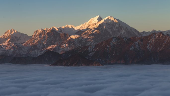 红岩顶远观贡嘎群山