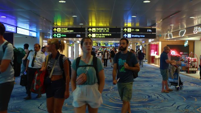 新加坡樟宜机场内换乘旅客