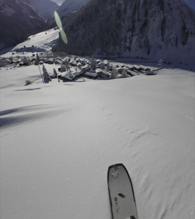第一人称视角看滑雪板在落后国家的滑雪道
