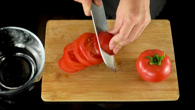 切西红柿制作白糖凉拌西红柿