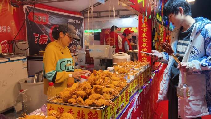 夜晚集市夜生活美食广场网红夜市