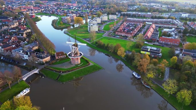 鸟瞰图在Dokkum，弗里斯兰，荷兰