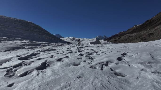 来古冰川西藏林芝晴天雅隆冰川航拍
