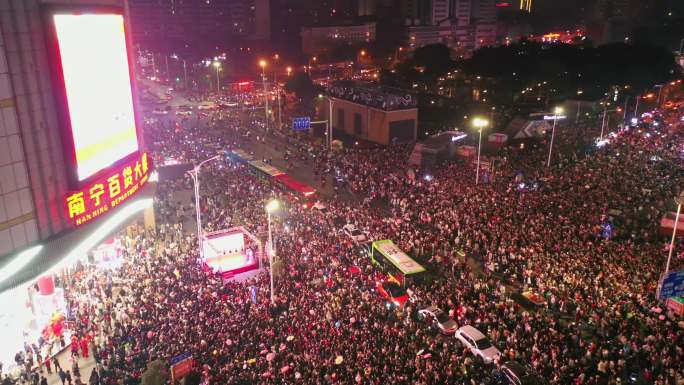 南宁朝阳 热闹人流 新年跨年夜市