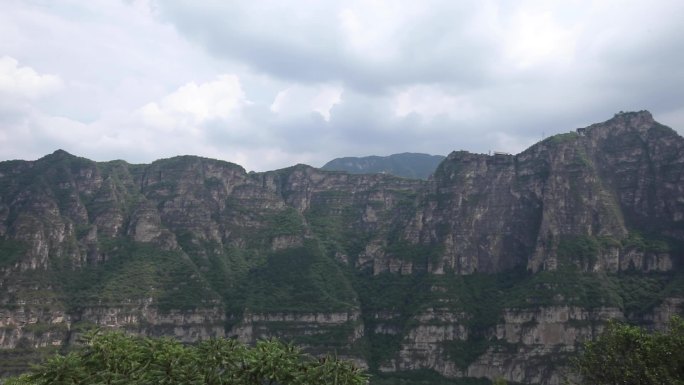 北京十渡风景区高山白云视频素材