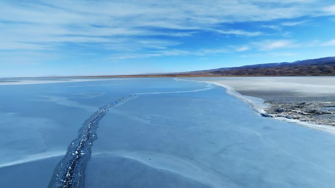 冰封的青海湖景区