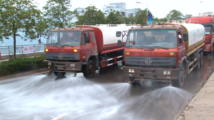 冲洗街道 洒水车 创卫 清洗街道 冲马路