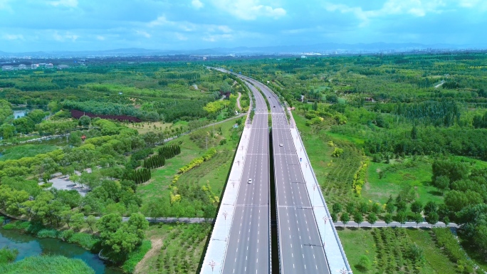 公路航拍和修建公路