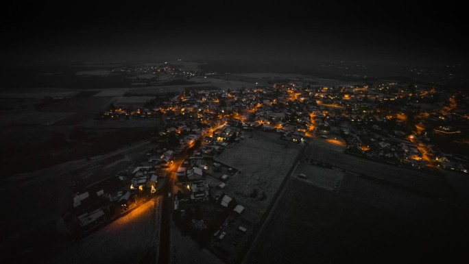 德国村庄的鸟瞰图村庄夜景美丽安静祥和村镇
