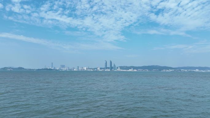 厦门风光航拍厦门湾港口大海城市海平面飞行