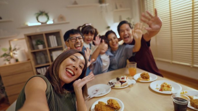 甜蜜的家庭庆典。