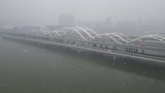西安浐灞大雪广运潭大桥雪景下雪航拍