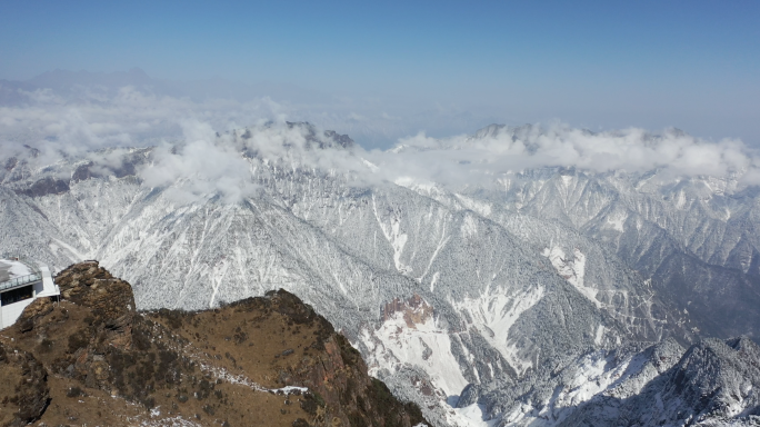 牛背山远眺贡嘎雪山