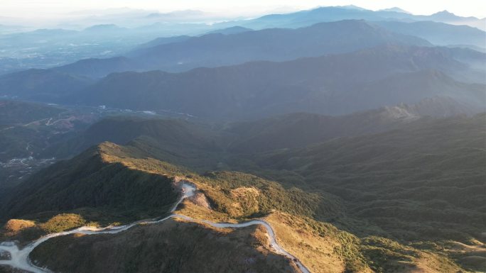 清晨山顶航拍