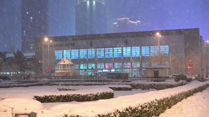 大连火车站雪景 夜景