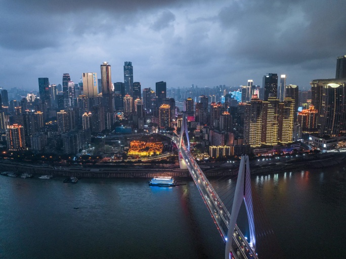 雨后东水门直推渝中夜景亮灯延时