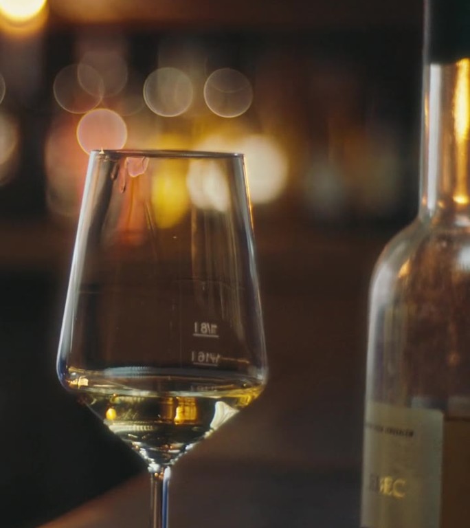 SLO MO酒窖鉴赏家:揭开优雅与白葡萄酒，酿酒厂，葡萄酒，葡萄酒商