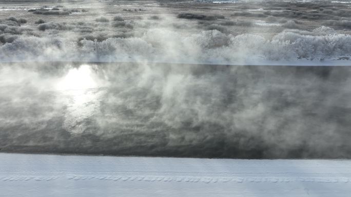 严寒天气雾气雾凇冰河雪景