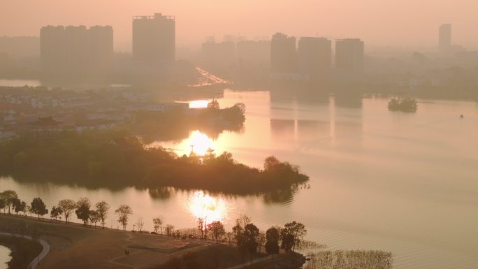 航拍周口淮阳龙湖日落风光