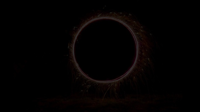 黑色背景上的发光圆视频，黑色背景上的圆。