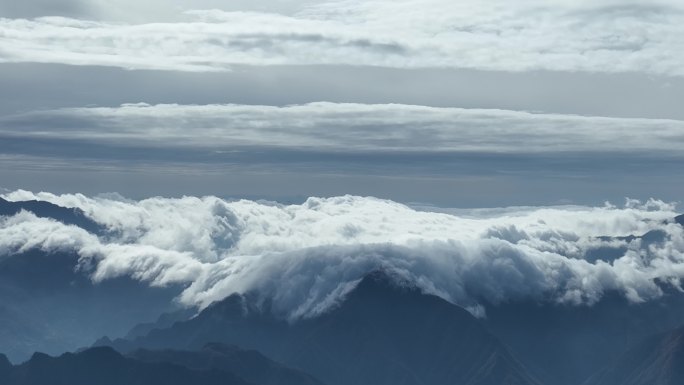 神龙架大九湖原始森林高山峡谷湖泊