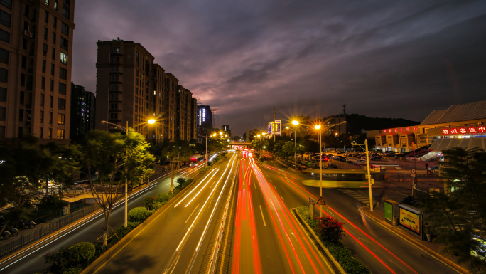 厦门金湖路车流日转夜