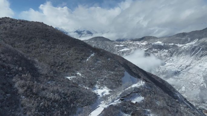 雪后梅里雪山 雾浓顶段