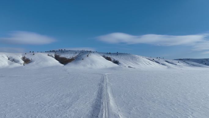 航拍呼伦贝尔山区茫茫雪原和雪路