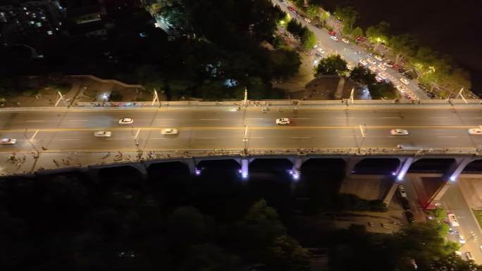 湖北武汉长江大桥夜晚夜景航拍车流交通城市