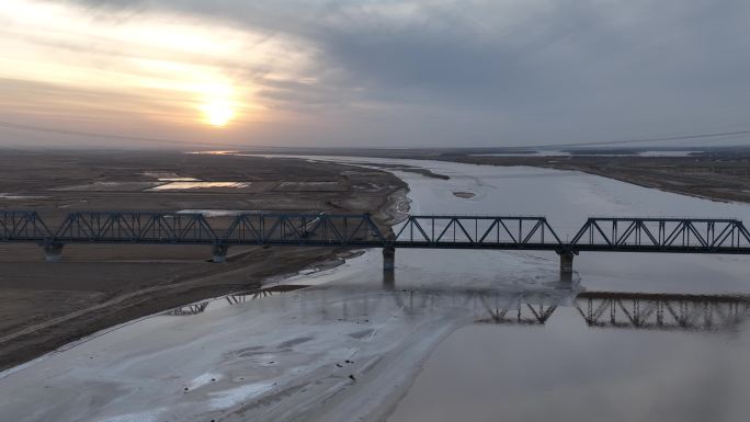黄河流域包头段铁路大桥