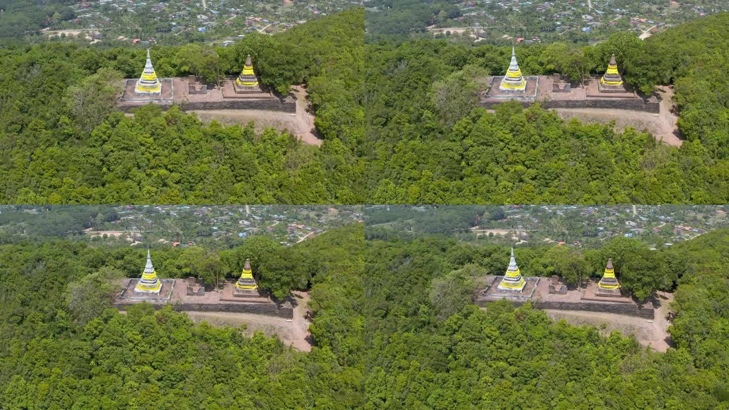 开曼山的两塔(黑白塔或两兄弟塔)。泰国宋卡，Singhanakhon，花考的宋卡古镇