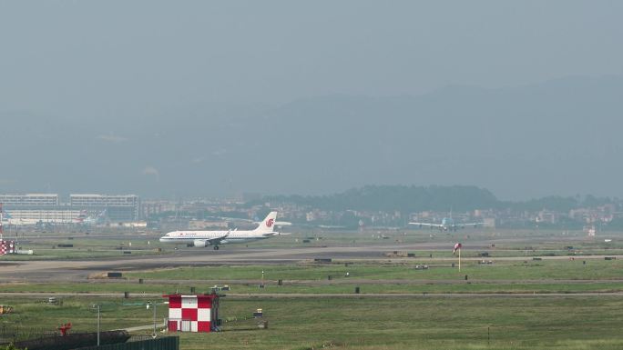 四个发动机飞机大韩航空波音747-8起飞