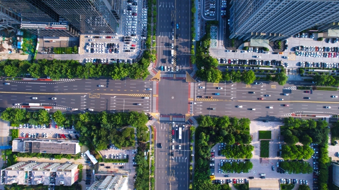 航拍十字路口车流交通