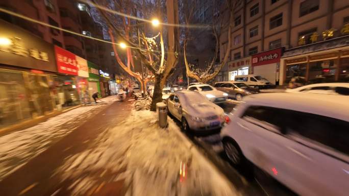 穿越机航拍郑州冬天下雪街景空镜烟火人间