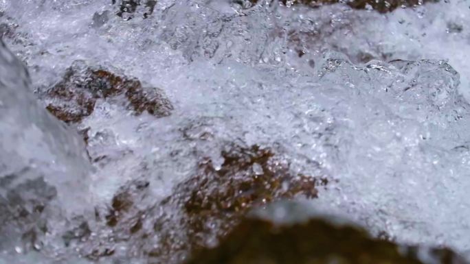 河边流水河流河水小溪山泉泉水流体液体水流