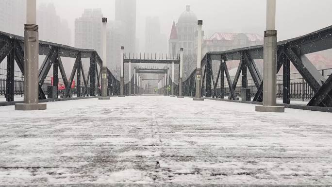 雪中金汤桥