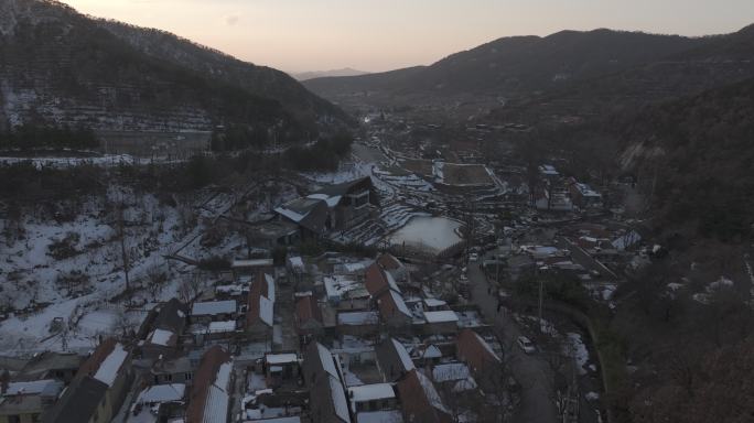 航拍威海市环翠区里口山王家疃村冬季村庄