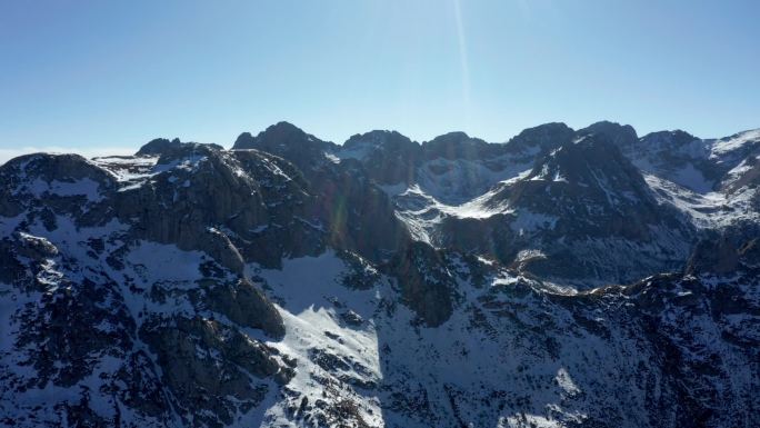 冬季甘南雪山