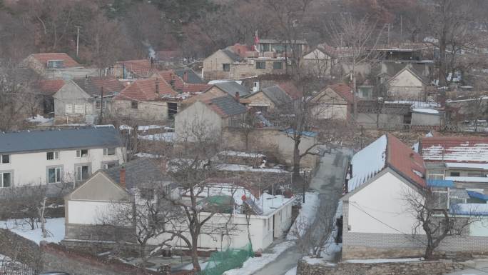 航拍威海市环翠区里口山王家疃村冬季村庄