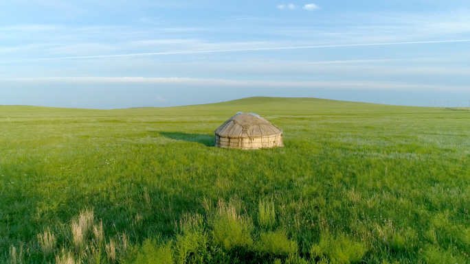 内蒙古大草原老式蒙古包航拍